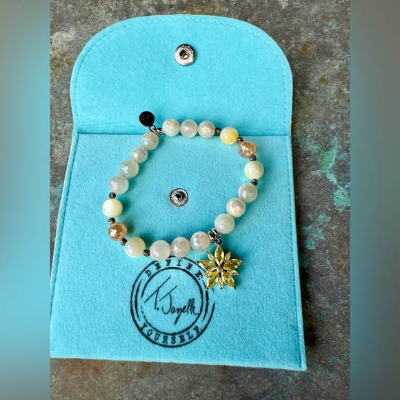 T Jazelle Jewelry - T Jazelle Crystal Flower Beaded Bracelet